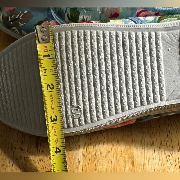 Ladies Floral Print Sneakers Size 10 Blue background with colorful flowers - Picture 10 of 13